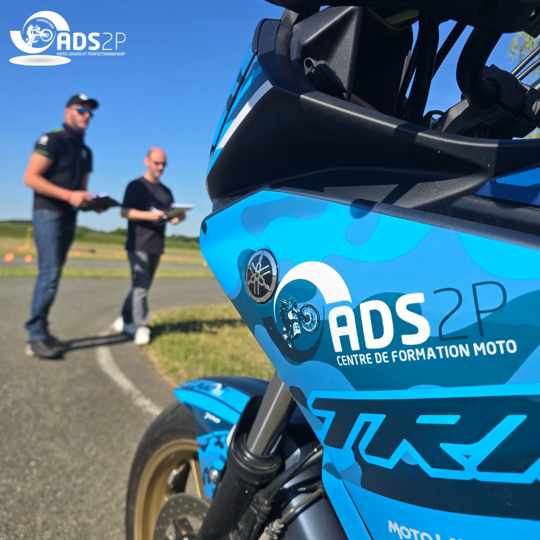 Perfectionnement moto 1.jpg